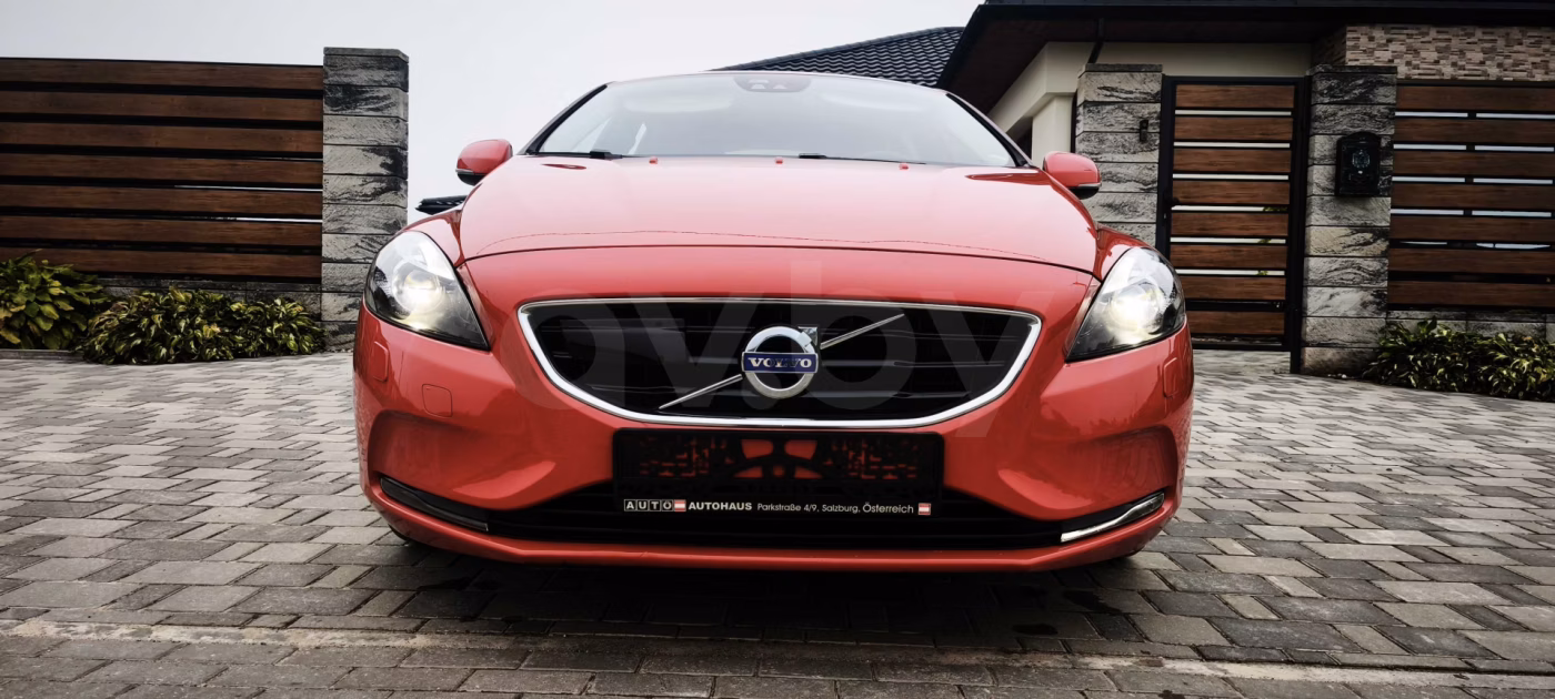 Volvo V40 фото 2