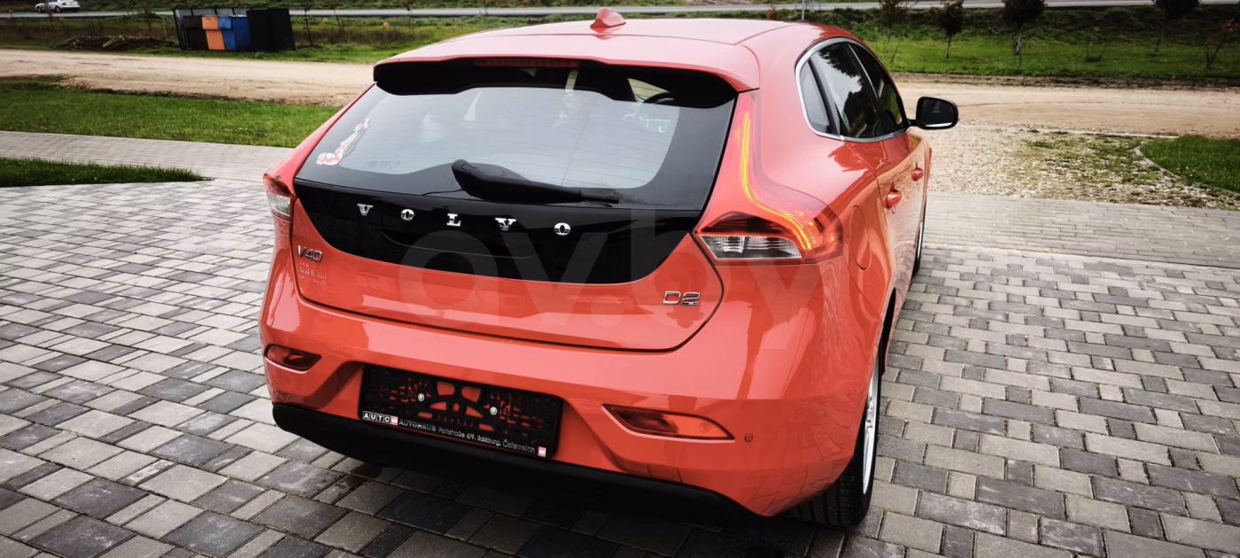 Volvo V40 фото 7