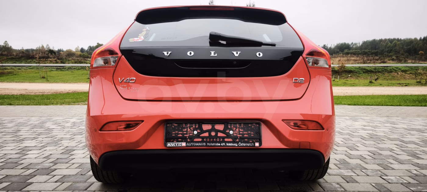 Volvo V40 фото 8