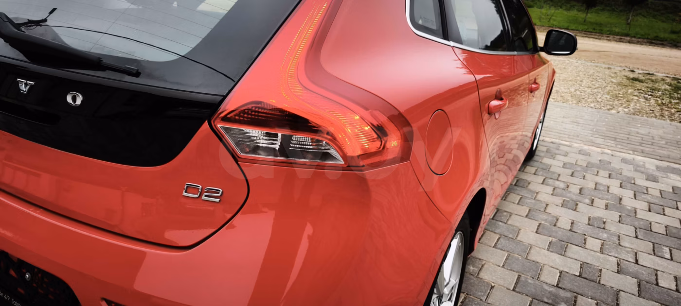 Volvo V40 фото 10