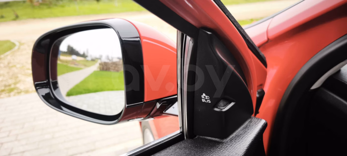 Volvo V40 фото 12