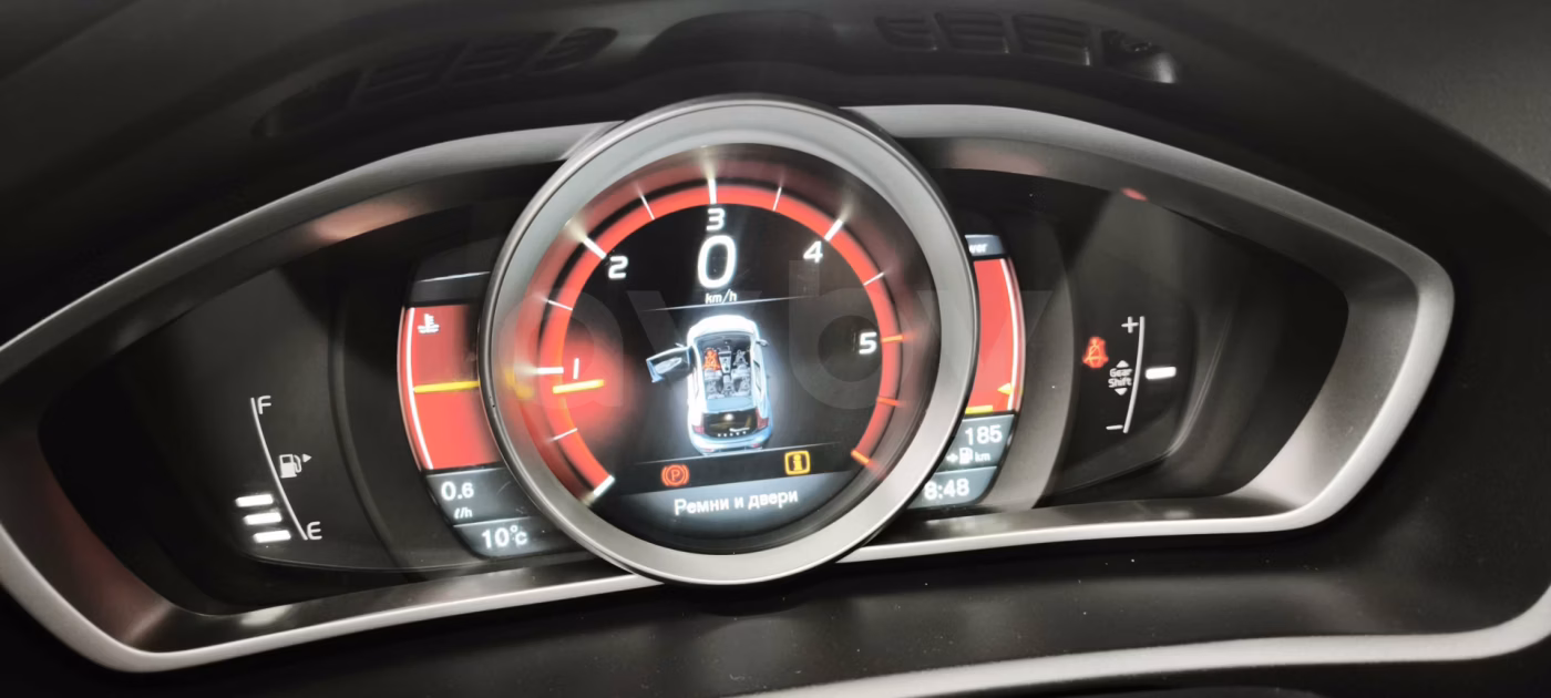 Volvo V40 фото 16