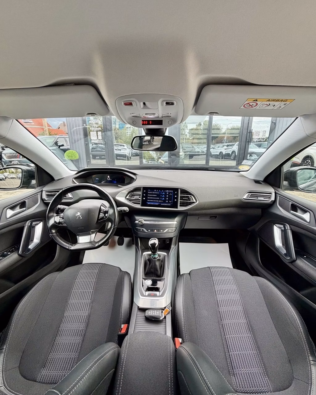 Peugeot 308 фото 7
