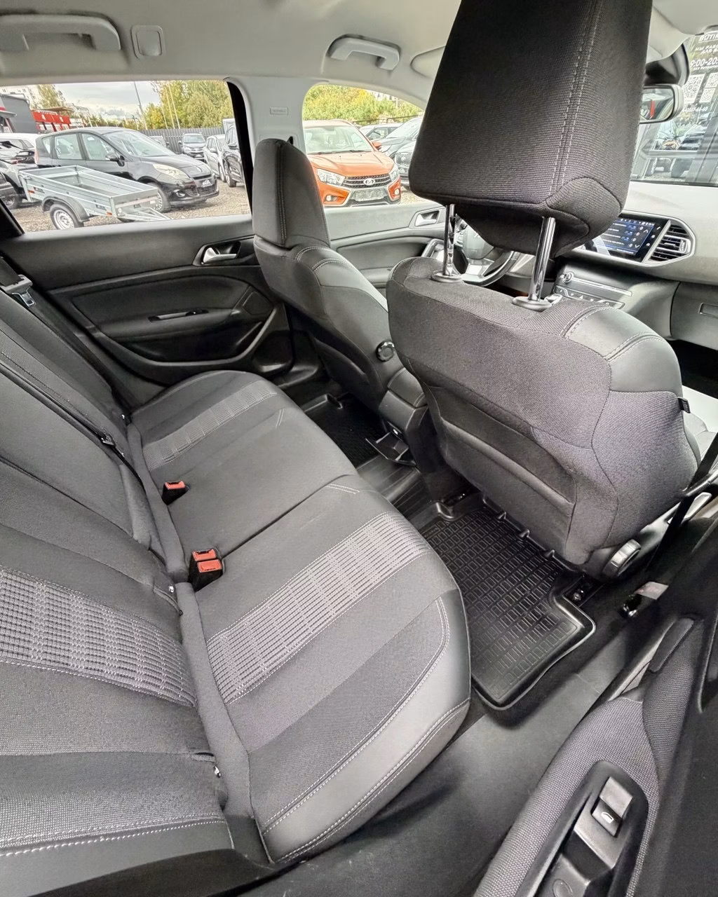 Peugeot 308 фото 11