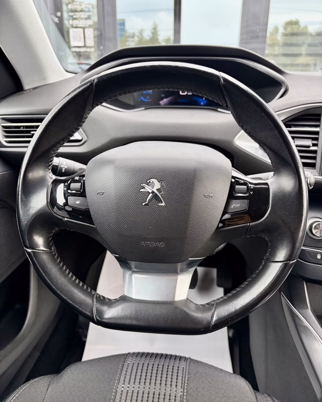 Peugeot 308 фото 15