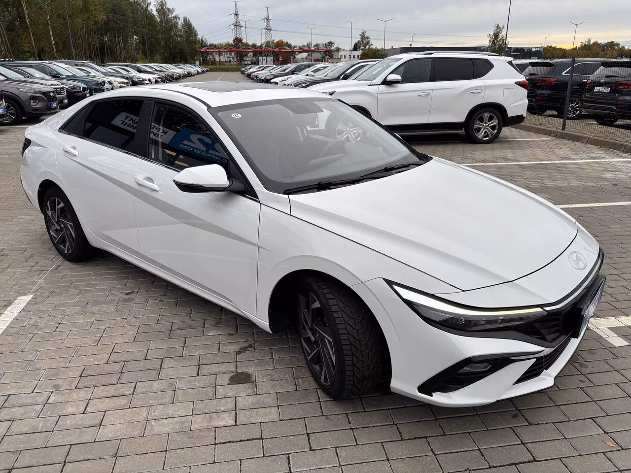 Hyundai Elantra фото 3