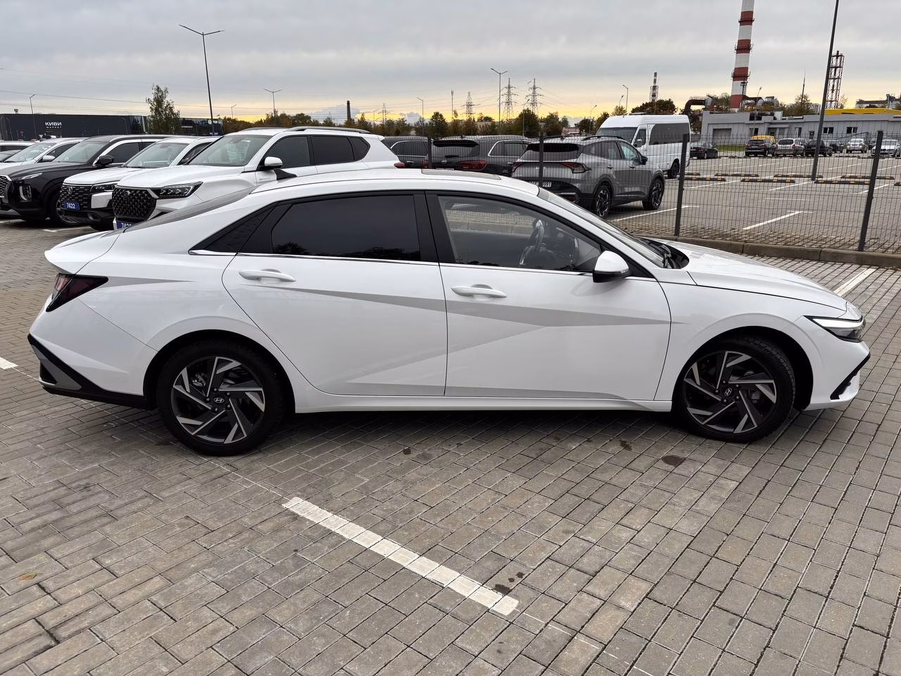Hyundai Elantra фото 4