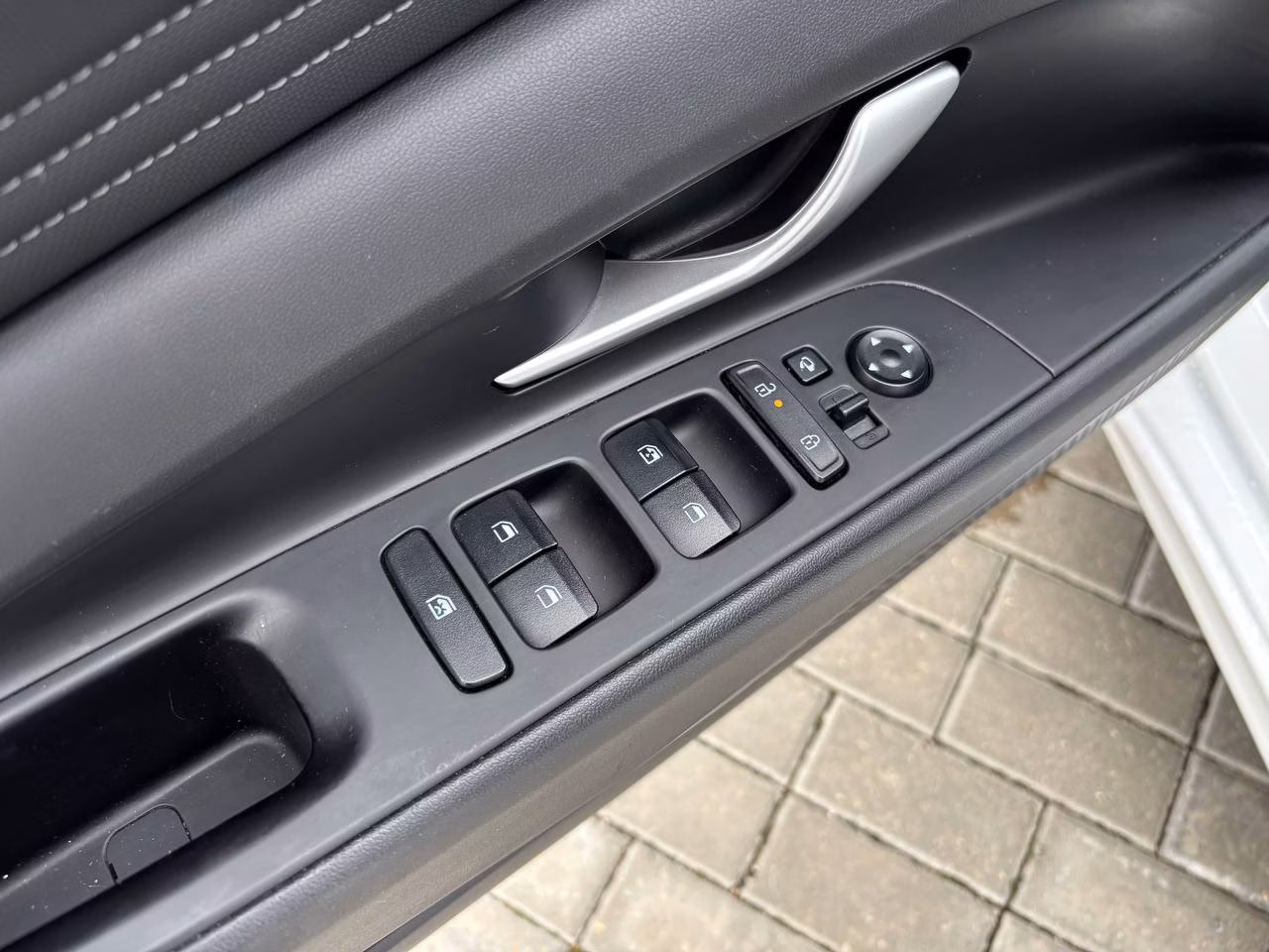 Hyundai Elantra фото 9