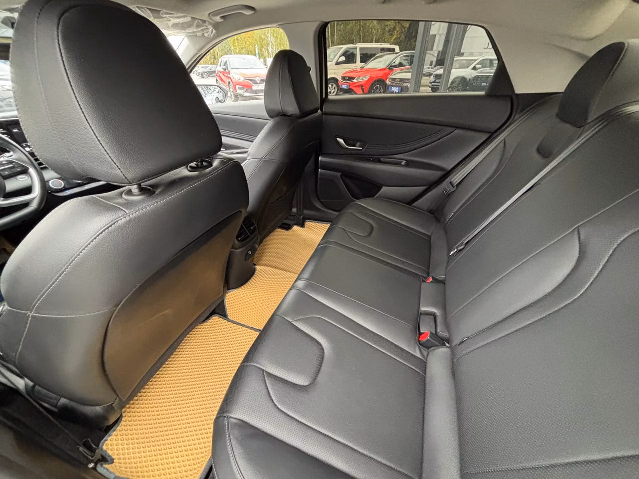 Hyundai Elantra фото 18