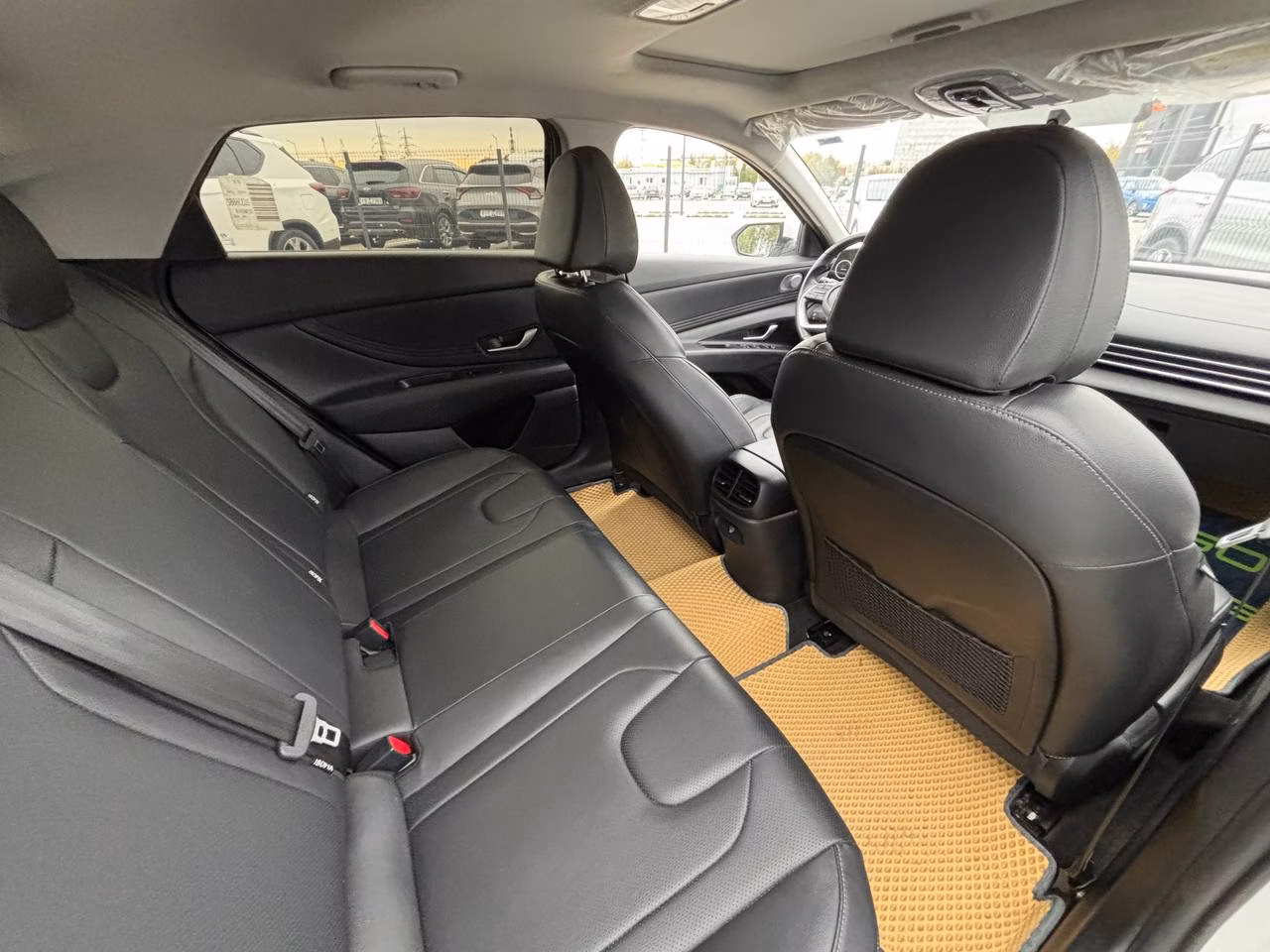 Hyundai Elantra фото 19