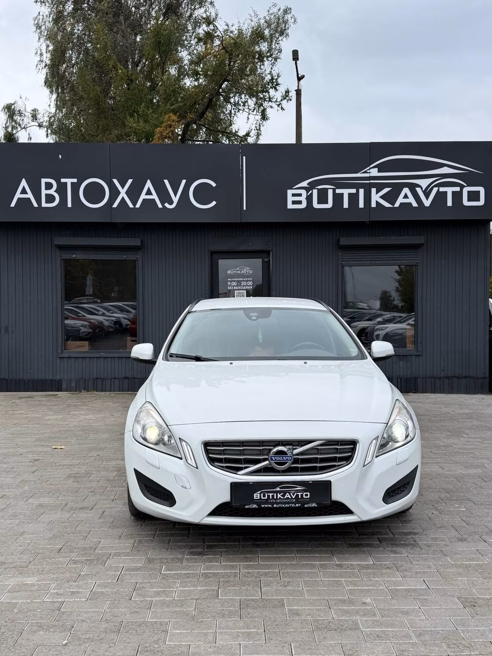 Volvo V60 фото 2