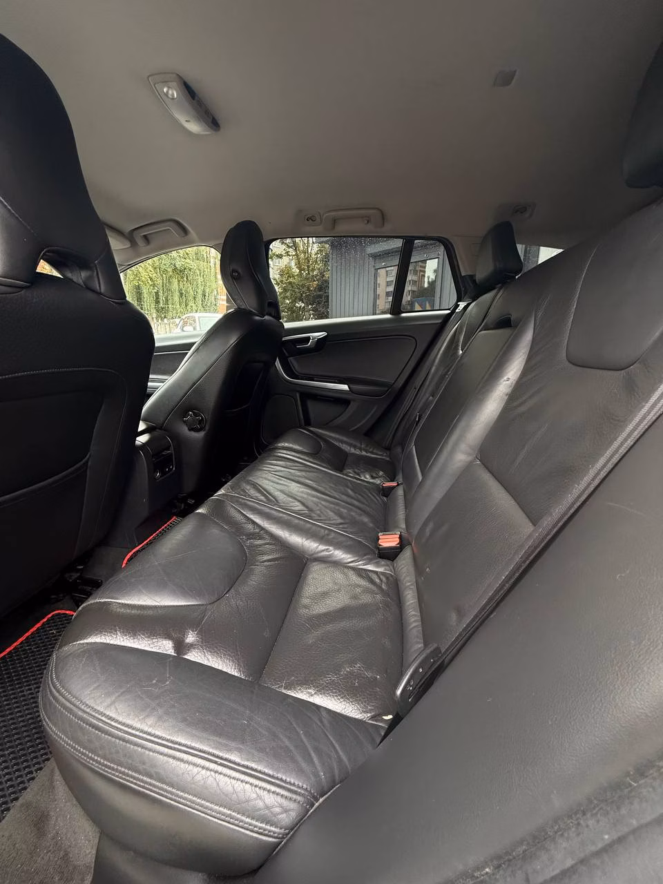 Volvo V60 фото 8