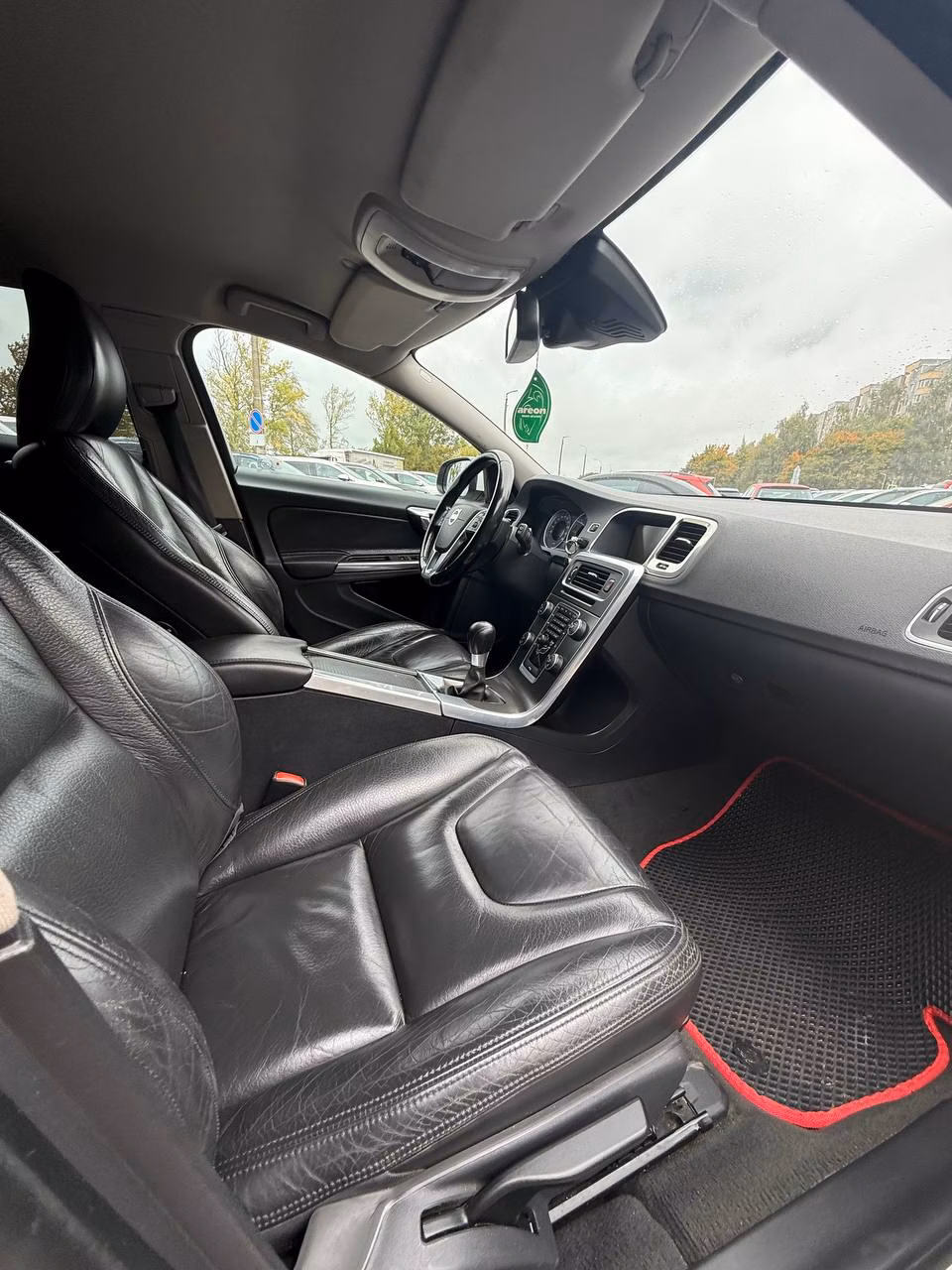 Volvo V60 фото 9