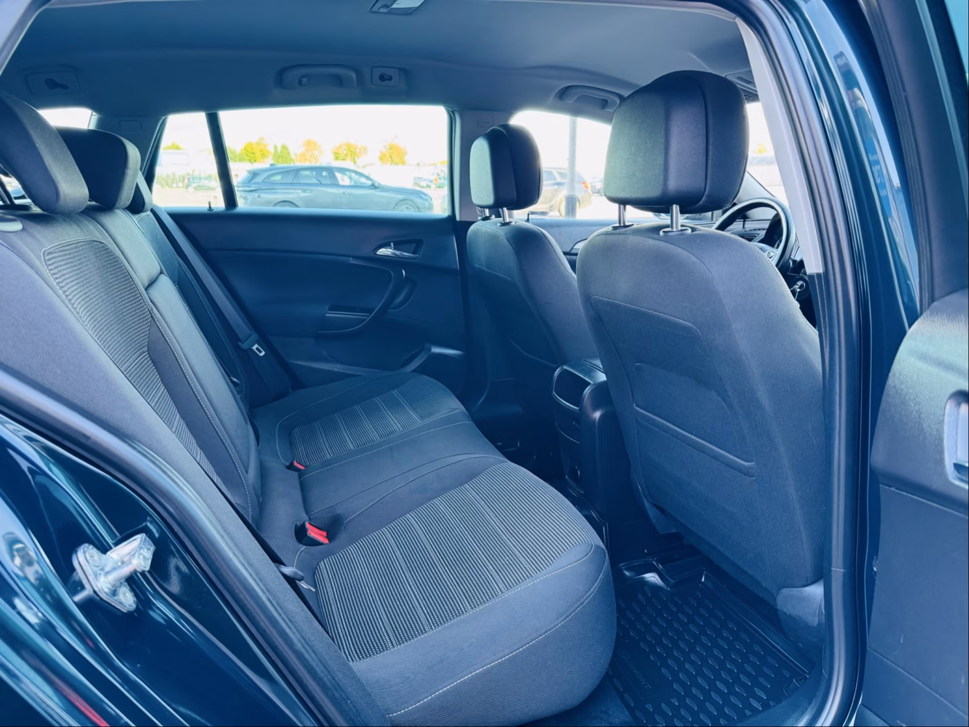 Opel Insignia фото 7