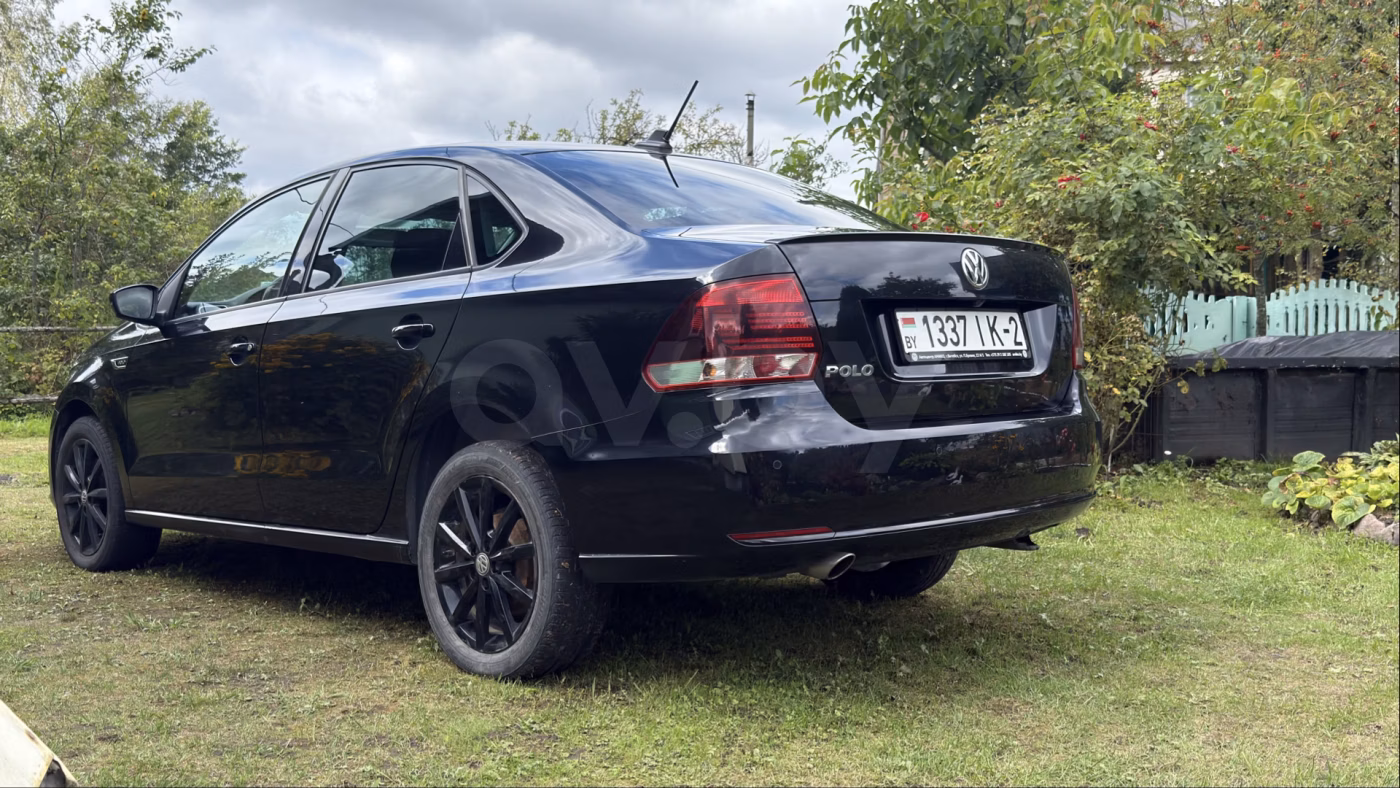 Volkswagen Polo Sedan фото 2
