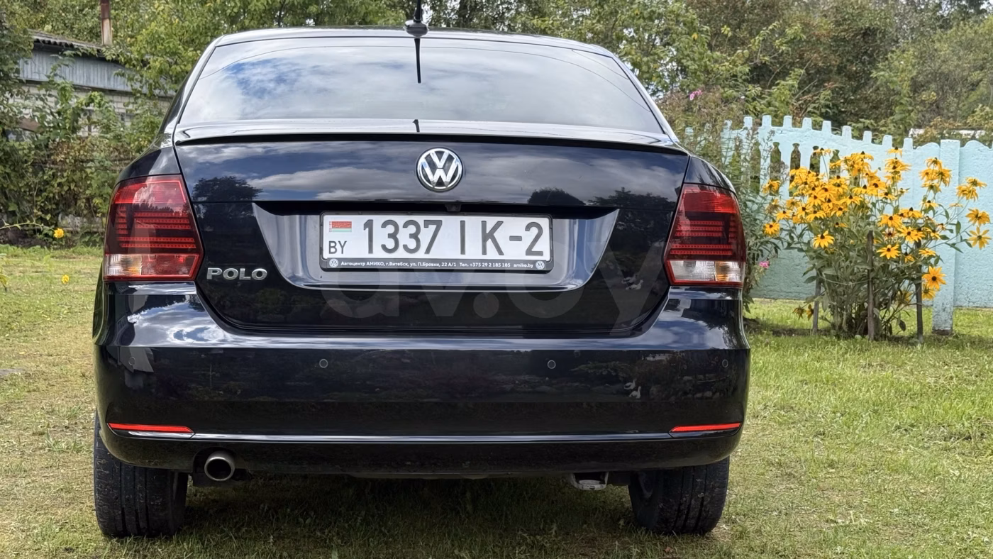 Volkswagen Polo Sedan фото 4