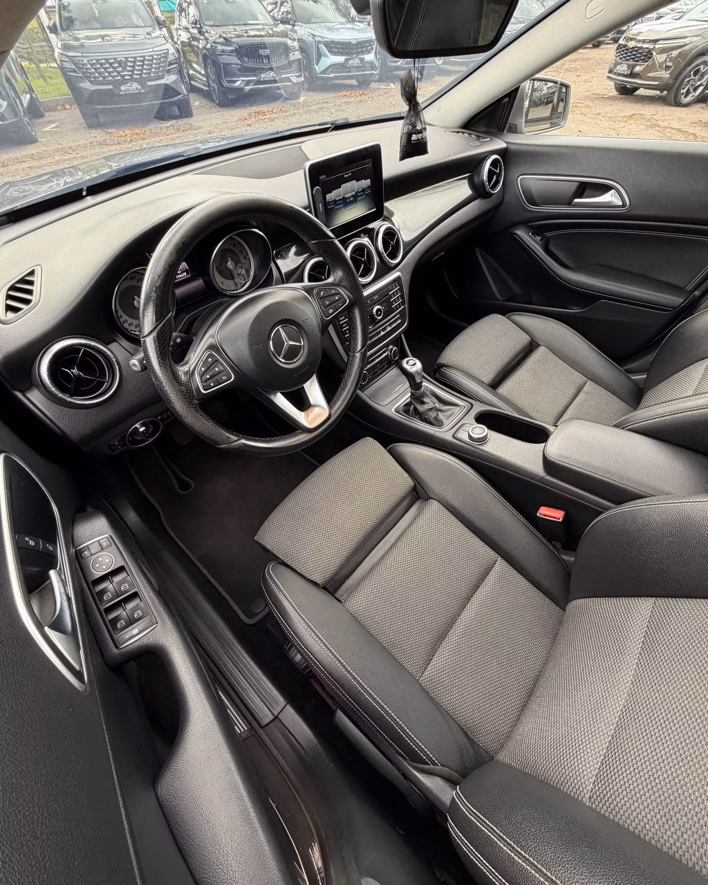 Mercedes-Benz CLA фото 10