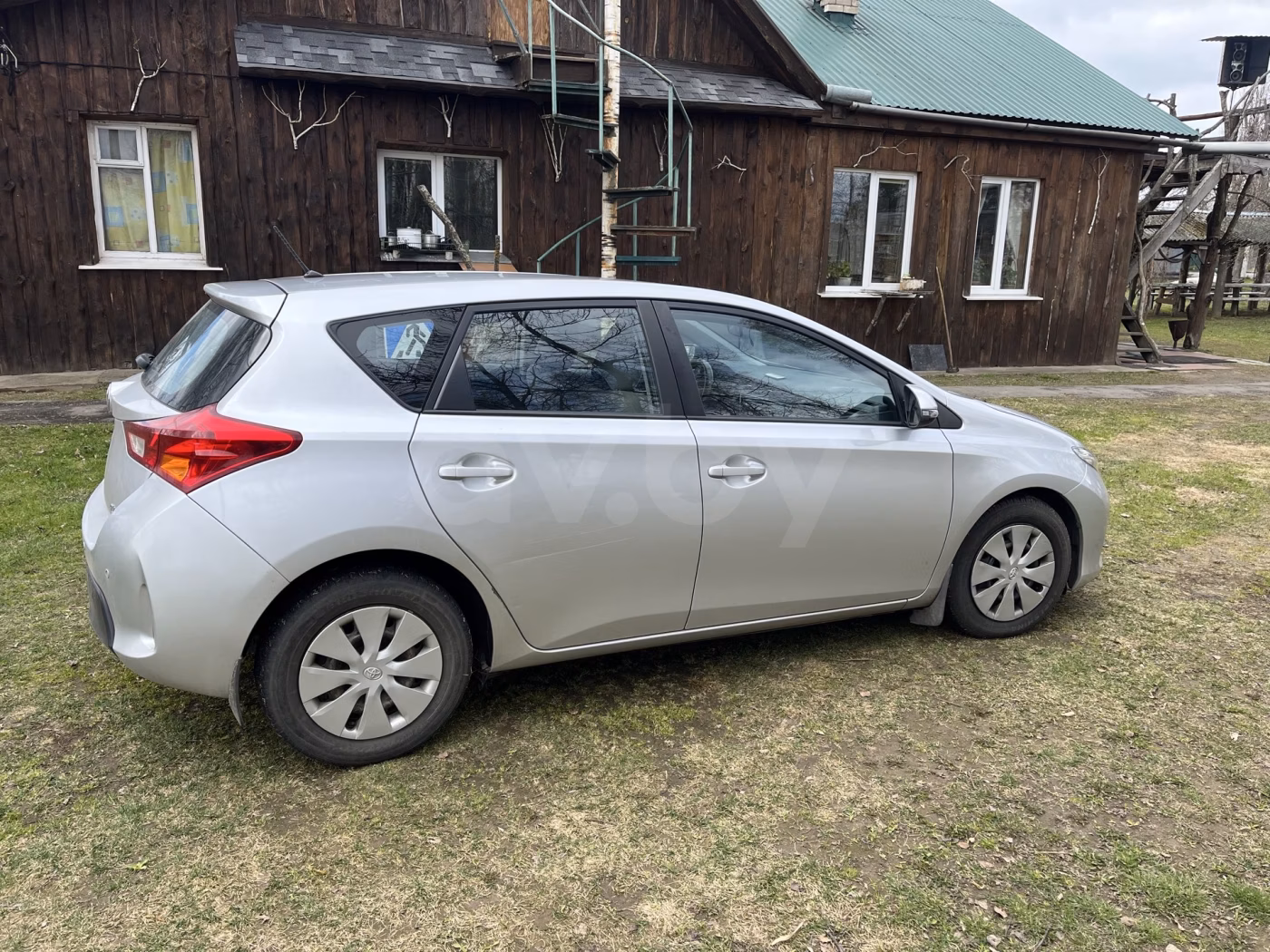 Toyota Auris фото 6