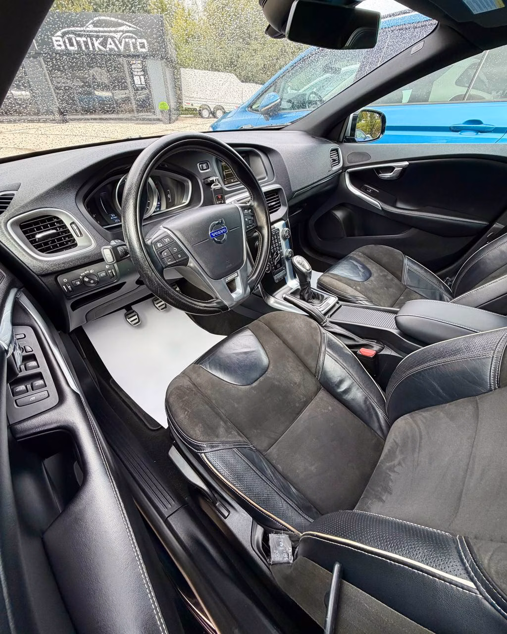 Volvo V40 фото 9