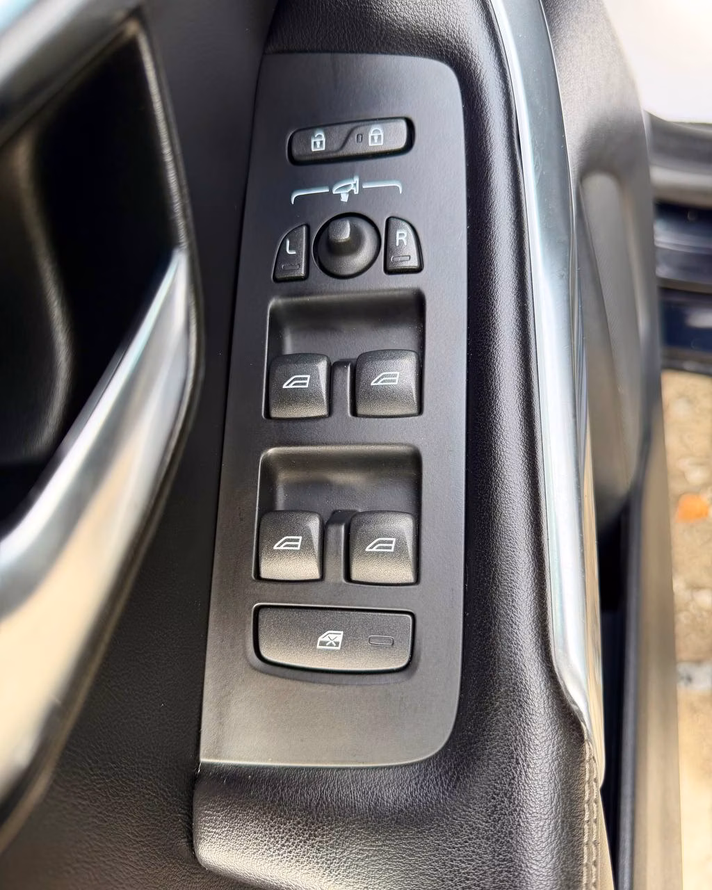 Volvo V40 фото 11