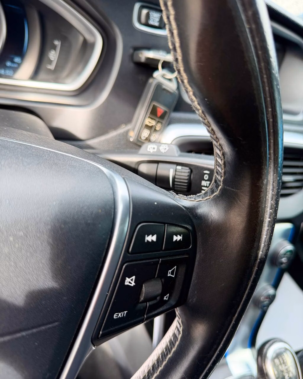 Volvo V40 фото 14