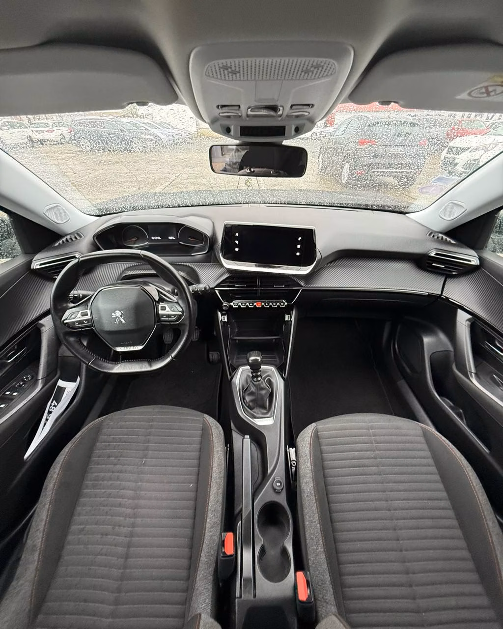 Peugeot 2008 фото 8