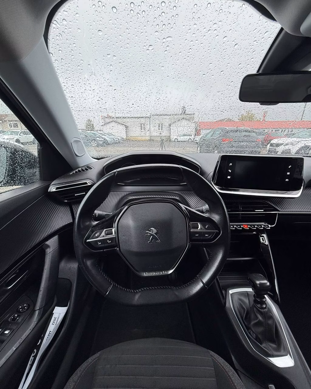 Peugeot 2008 фото 9