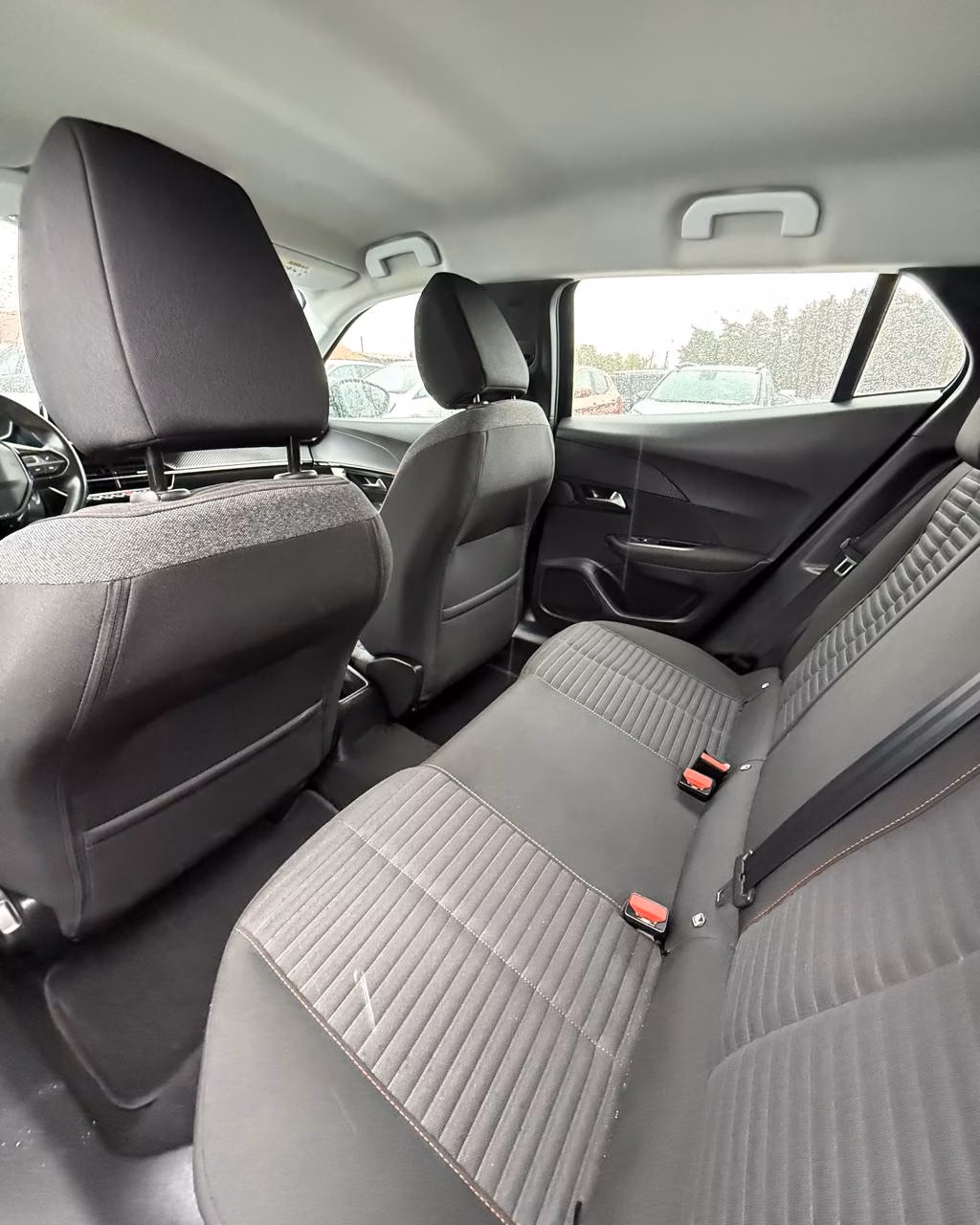Peugeot 2008 фото 11