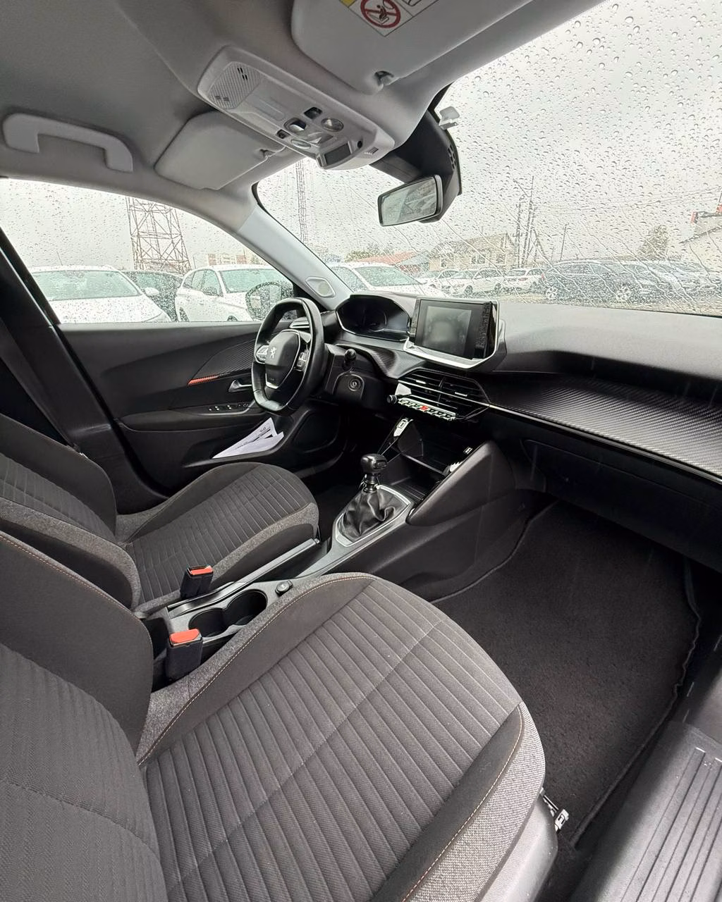 Peugeot 2008 фото 12