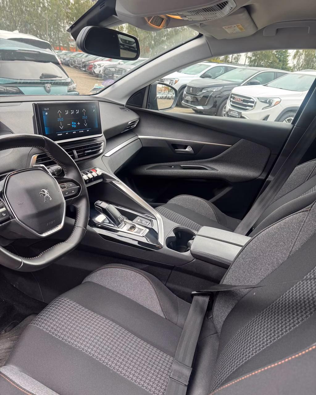 Peugeot 3008 фото 10