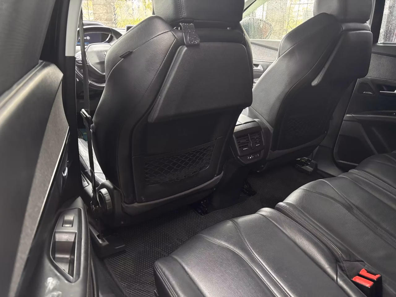 Peugeot 5008 фото 10