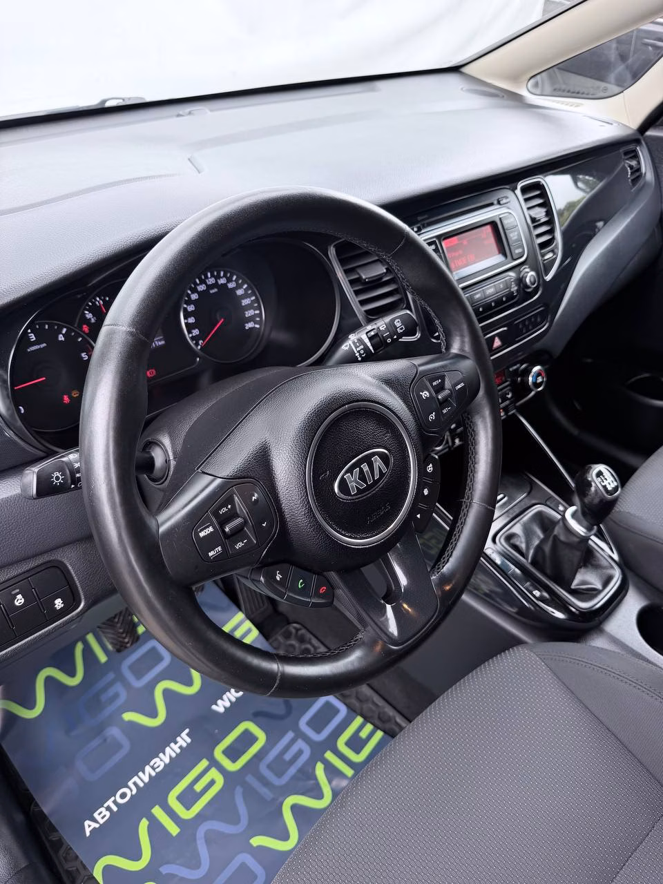 Kia Carens фото 9