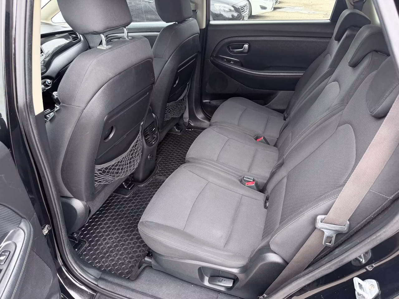 Kia Carens фото 15