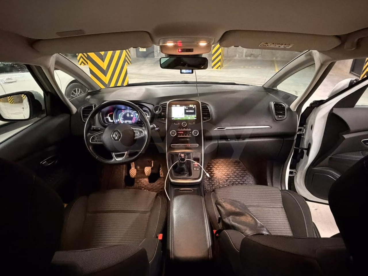 Renault Scenic фото 11