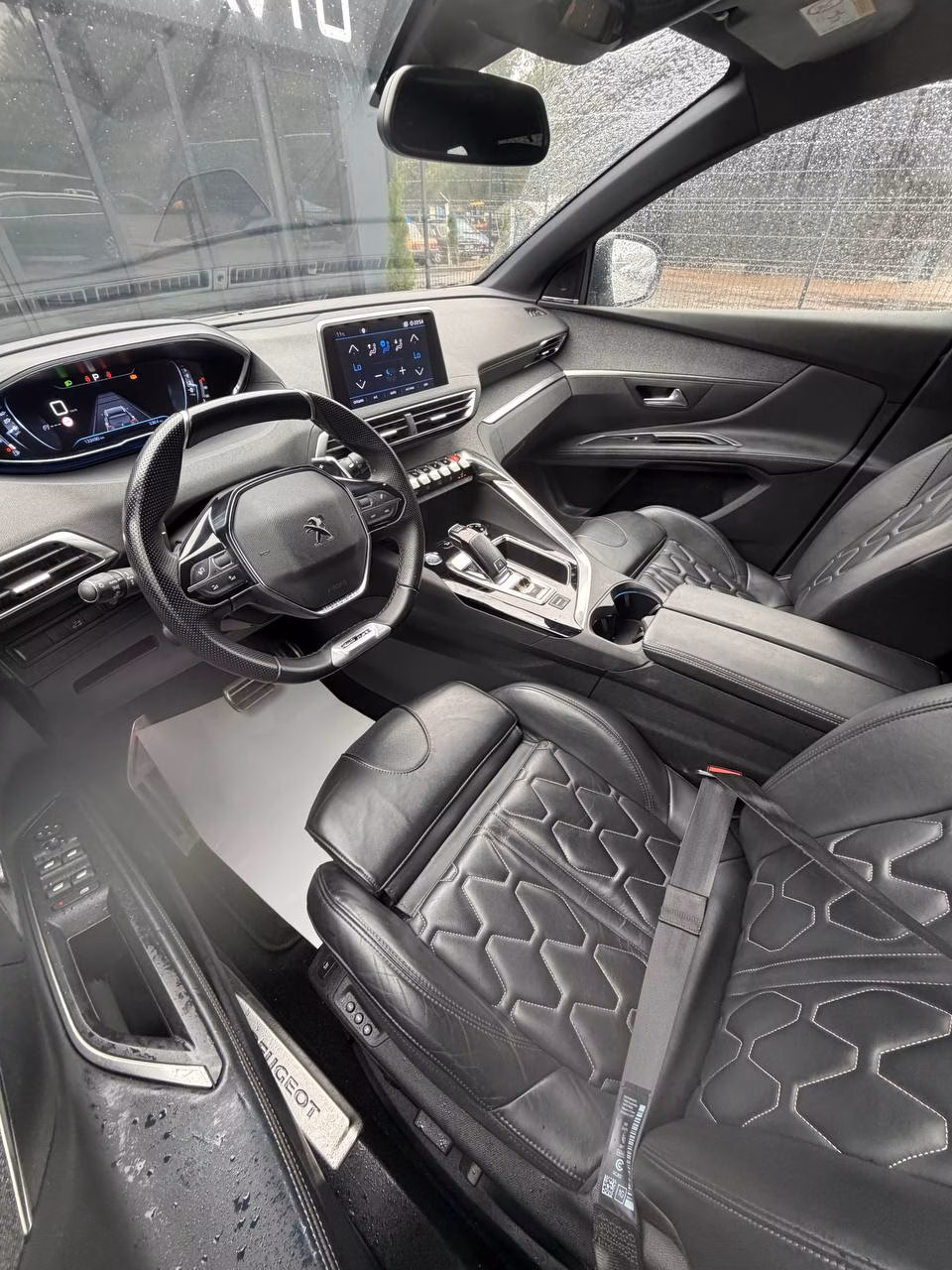 Peugeot 5008 фото 10