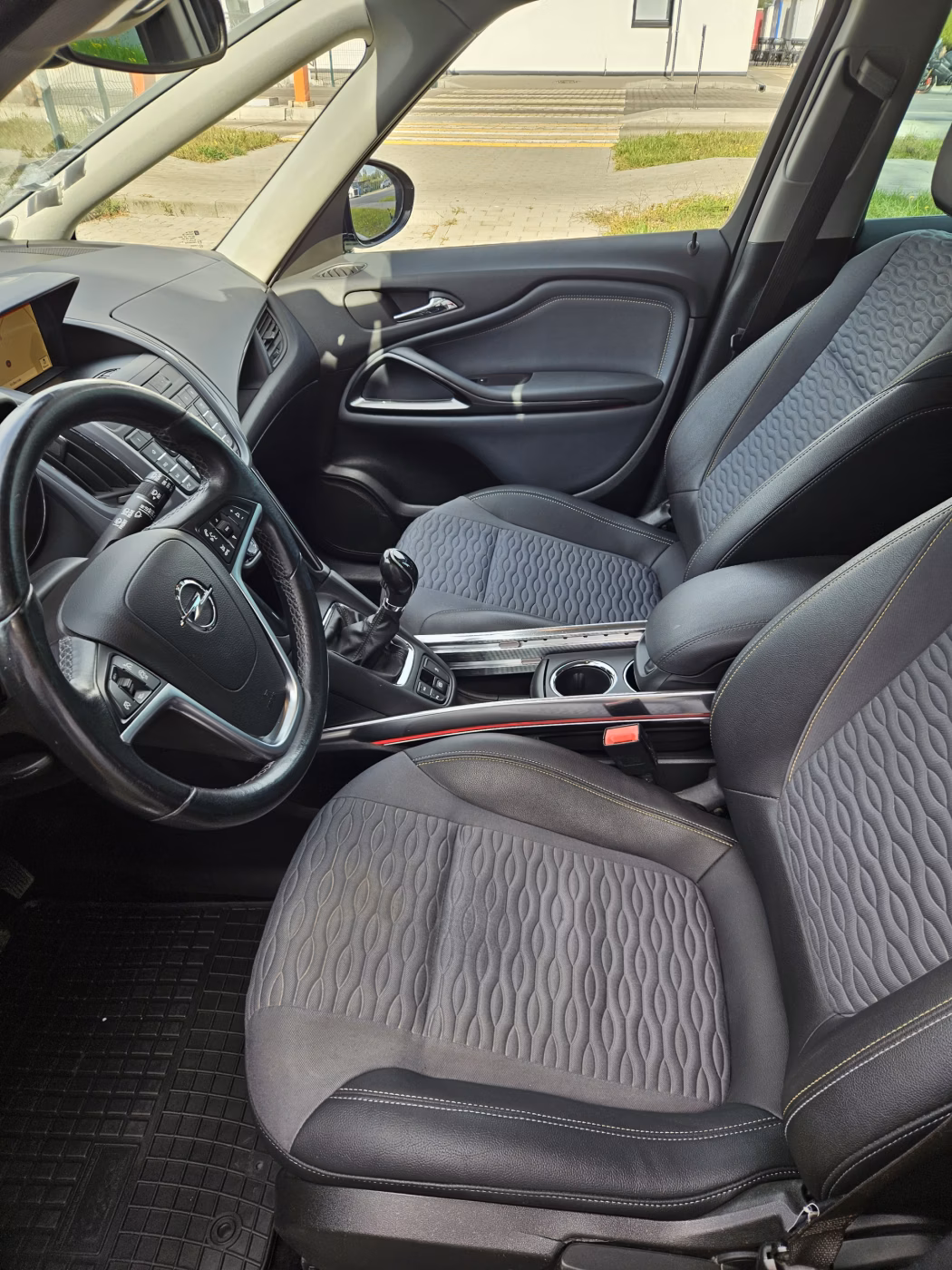 Opel Zafira фото 7