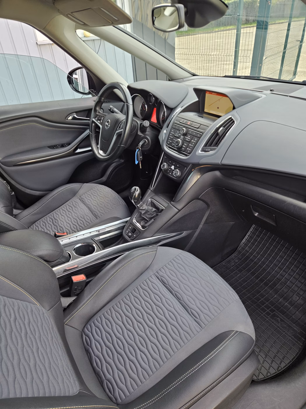 Opel Zafira фото 9