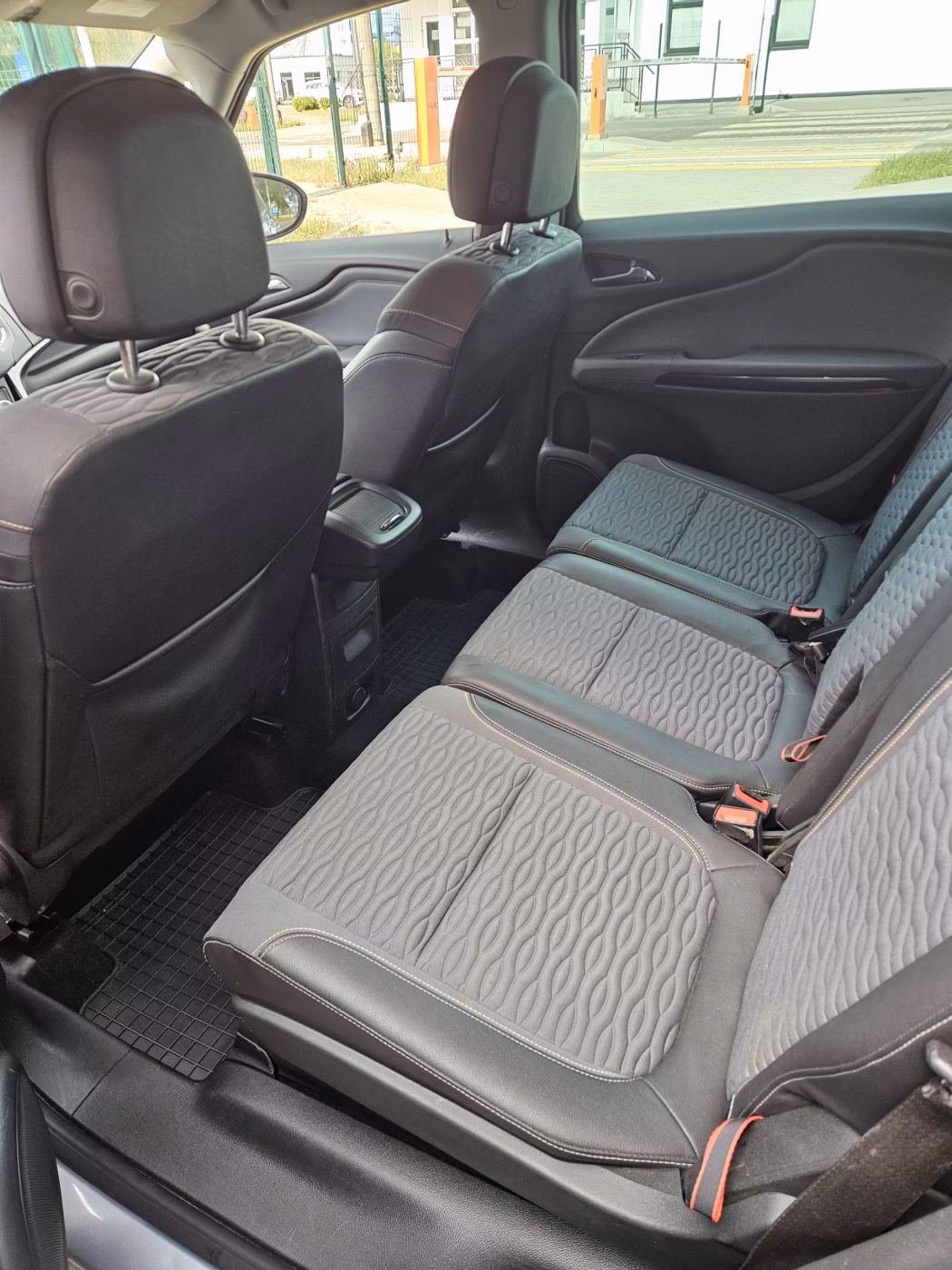 Opel Zafira фото 10