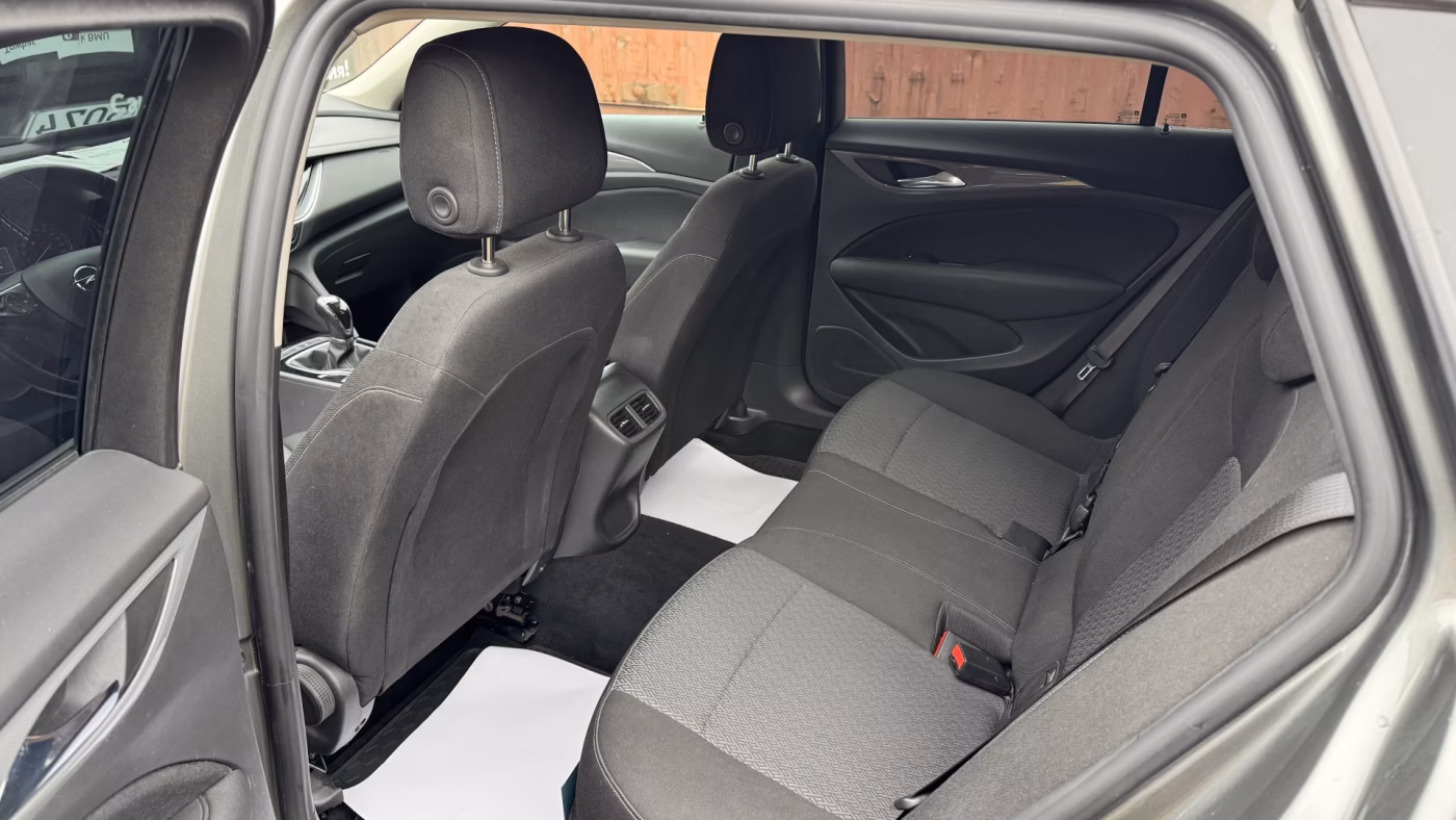 Opel Insignia фото 9