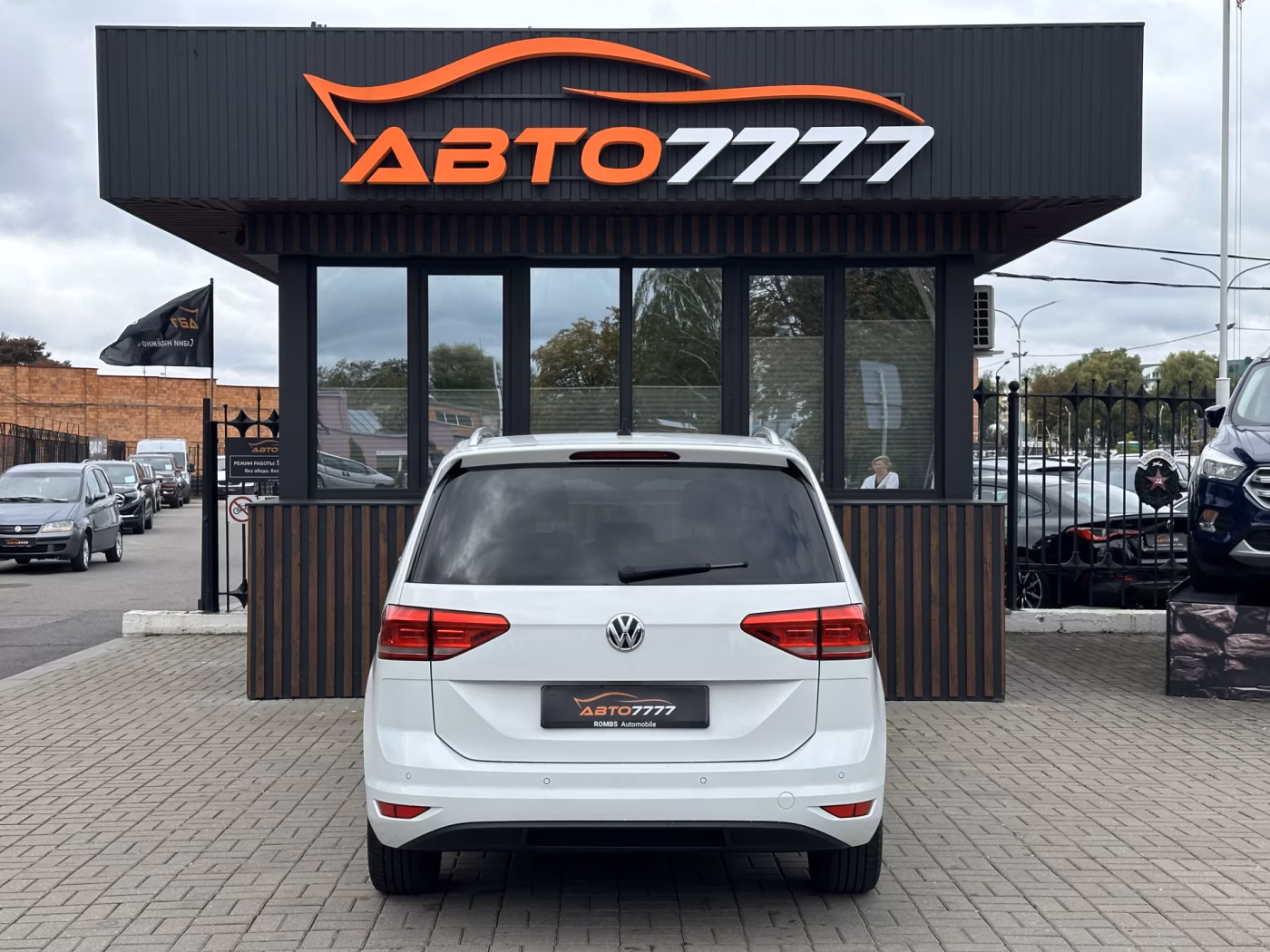 Volkswagen Touran фото 3