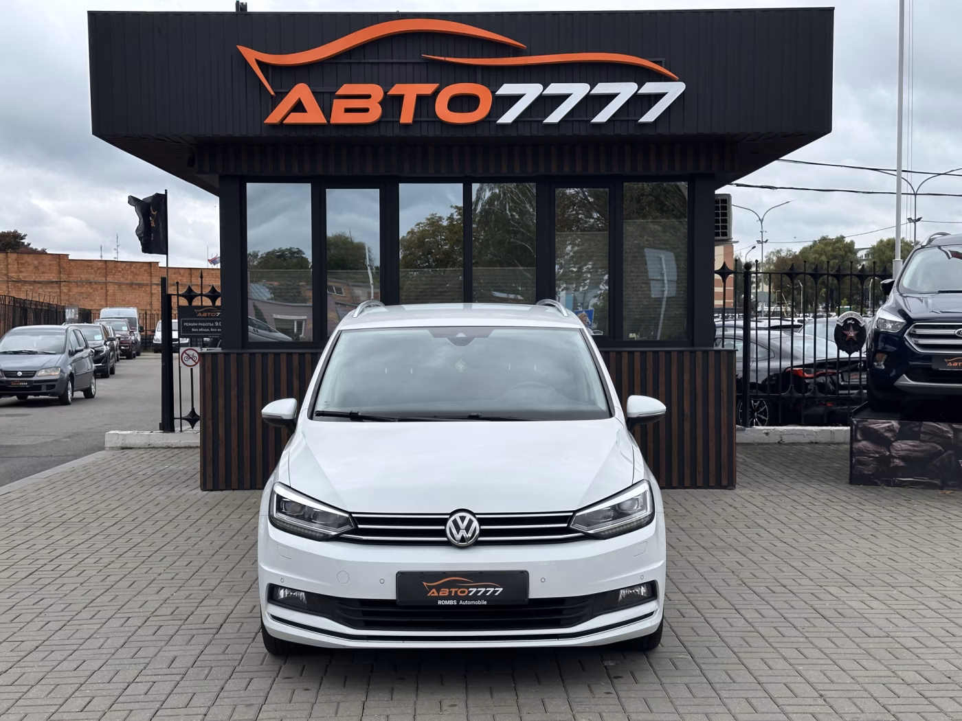 Volkswagen Touran фото 6