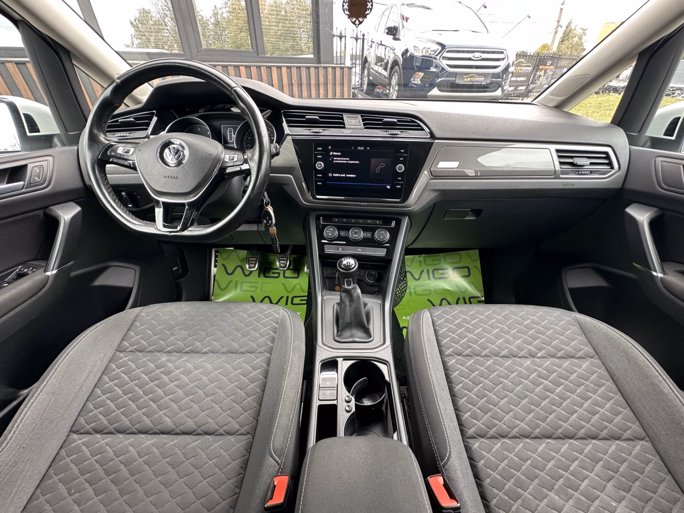 Volkswagen Touran фото 9
