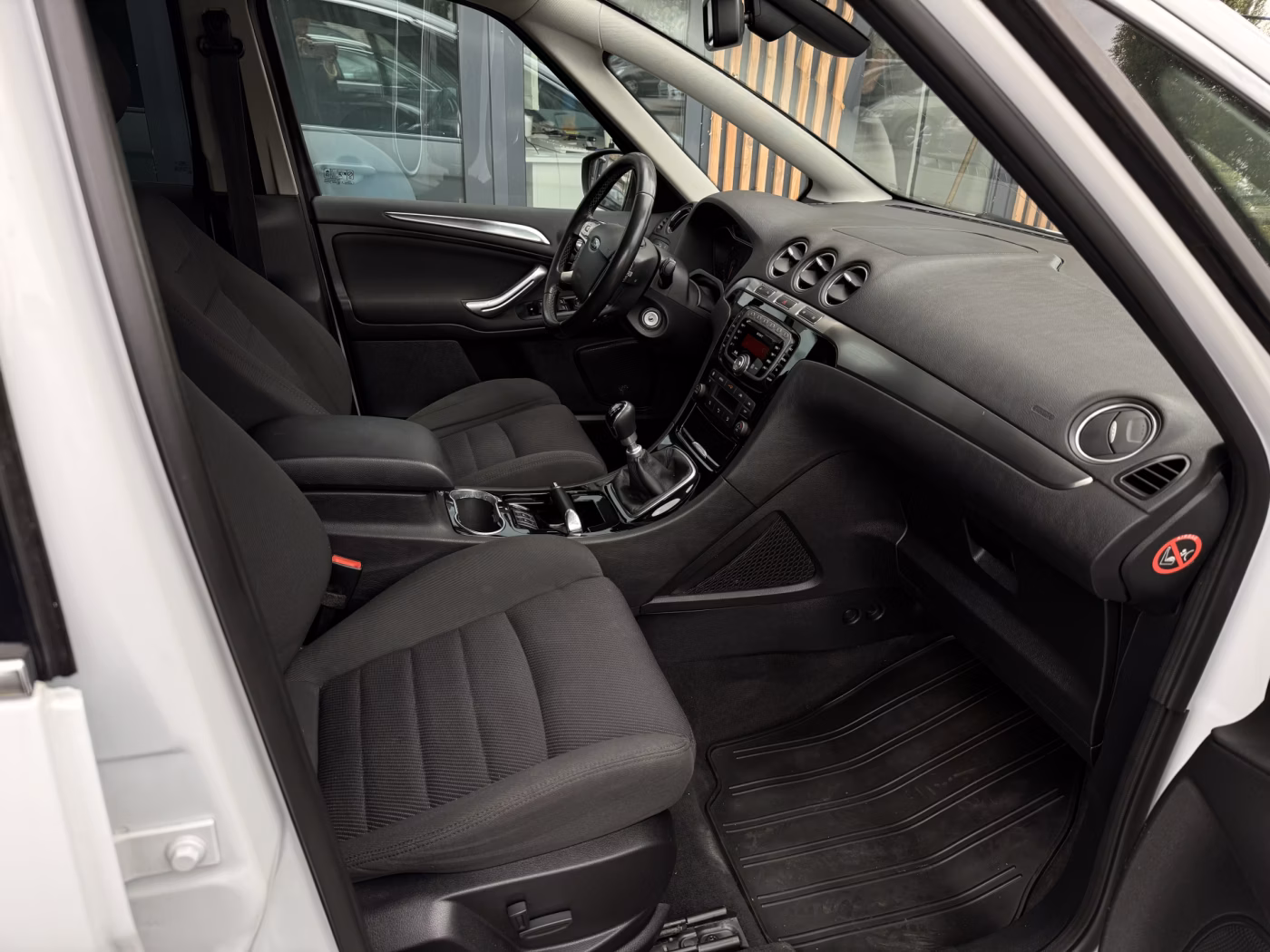 Ford S-MAX фото 8