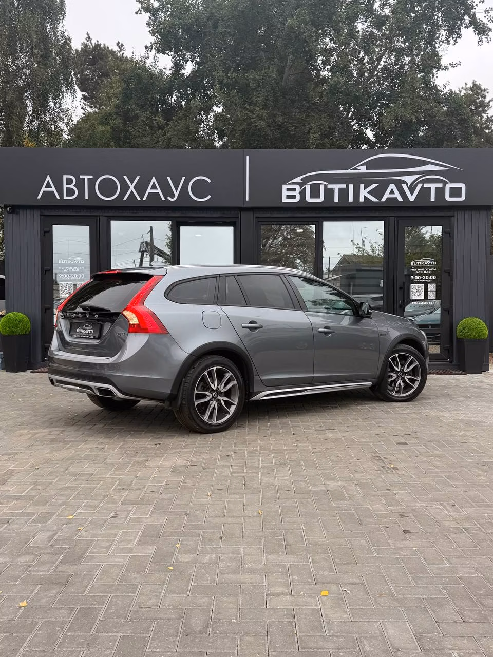 Volvo V60 Cross Country фото 6