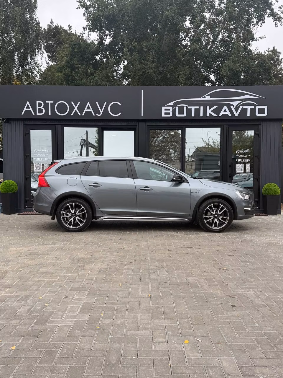 Volvo V60 Cross Country фото 7