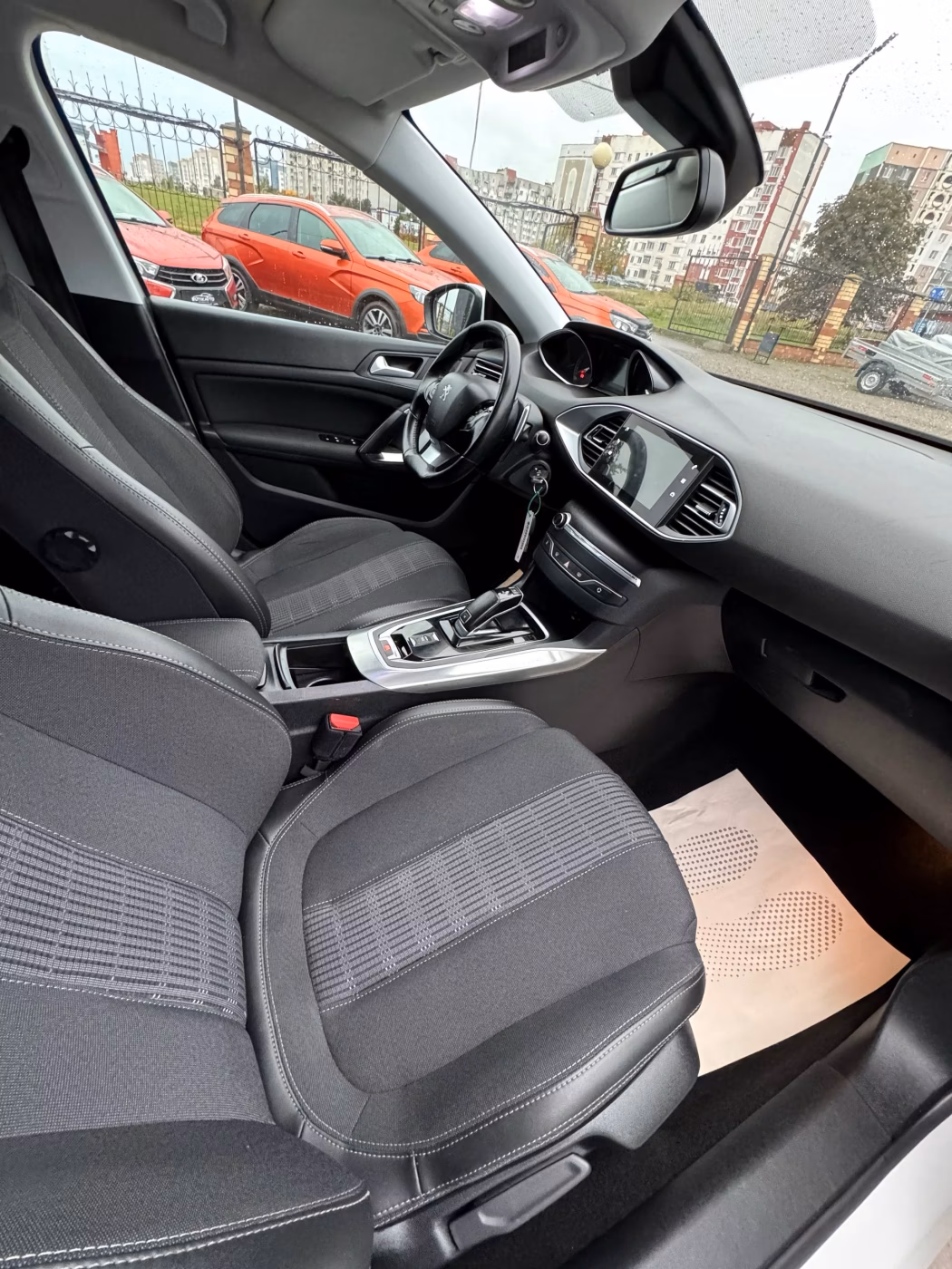 Peugeot 308 фото 12