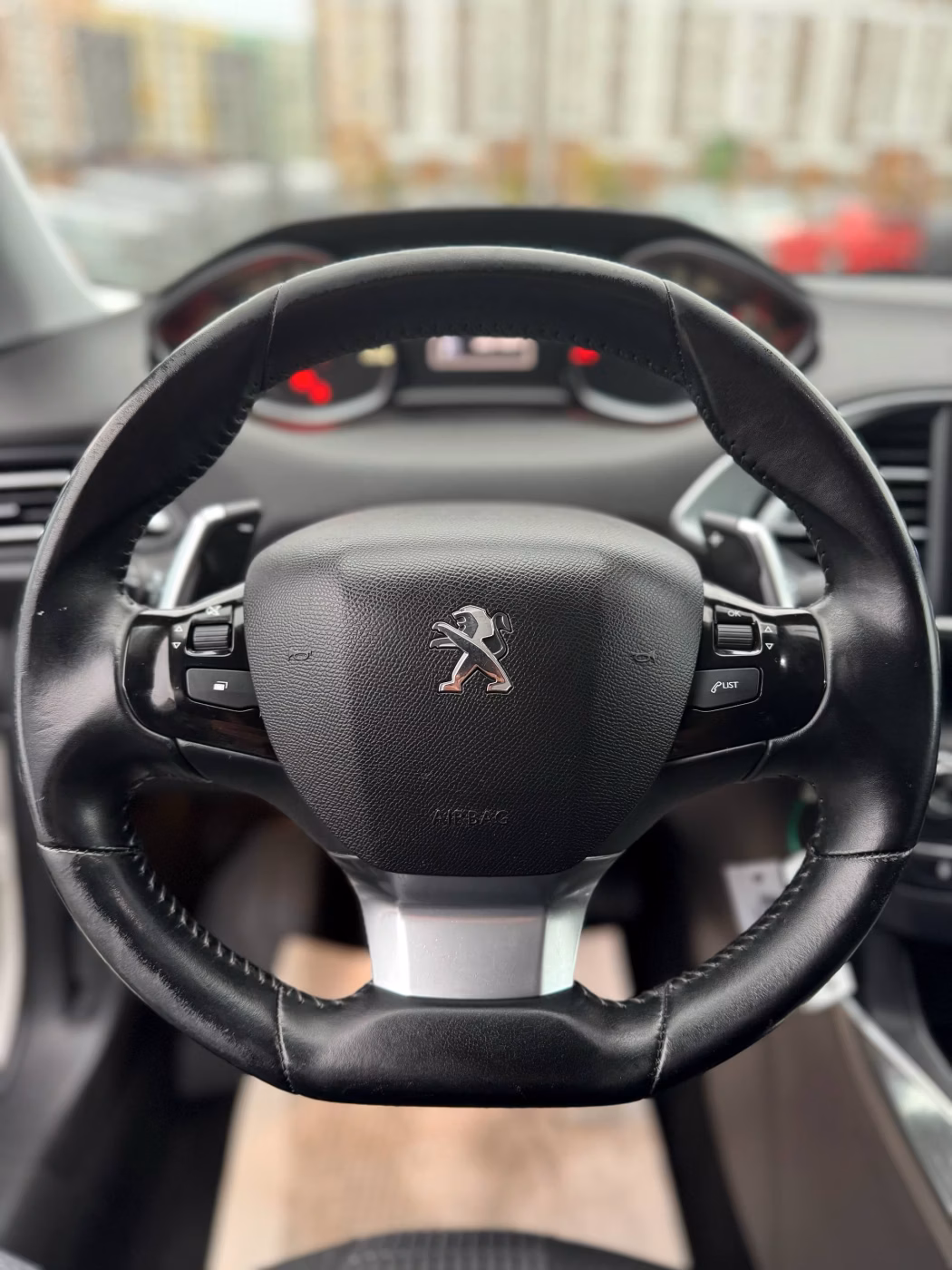Peugeot 308 фото 15