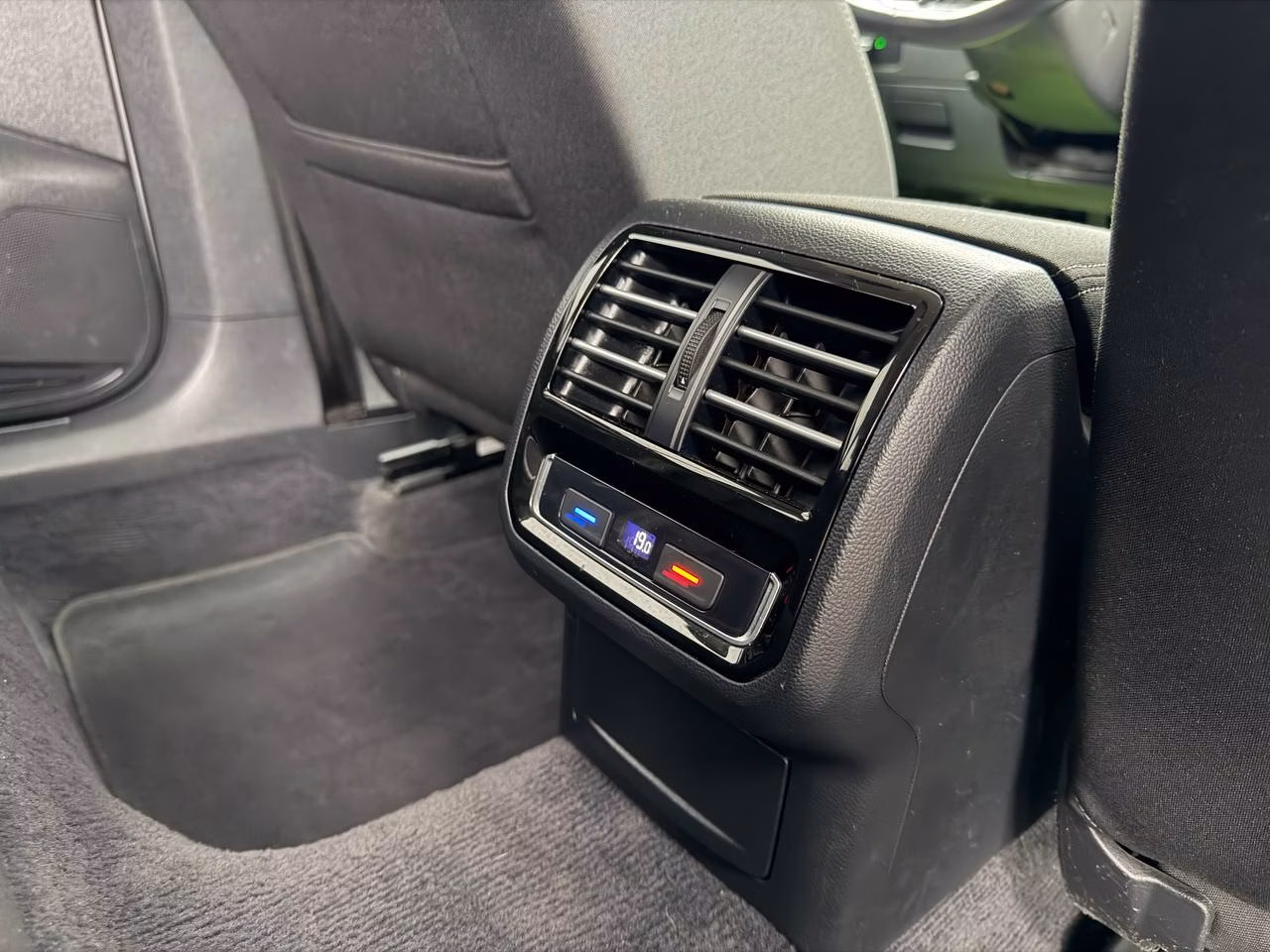 Volkswagen Passat фото 19