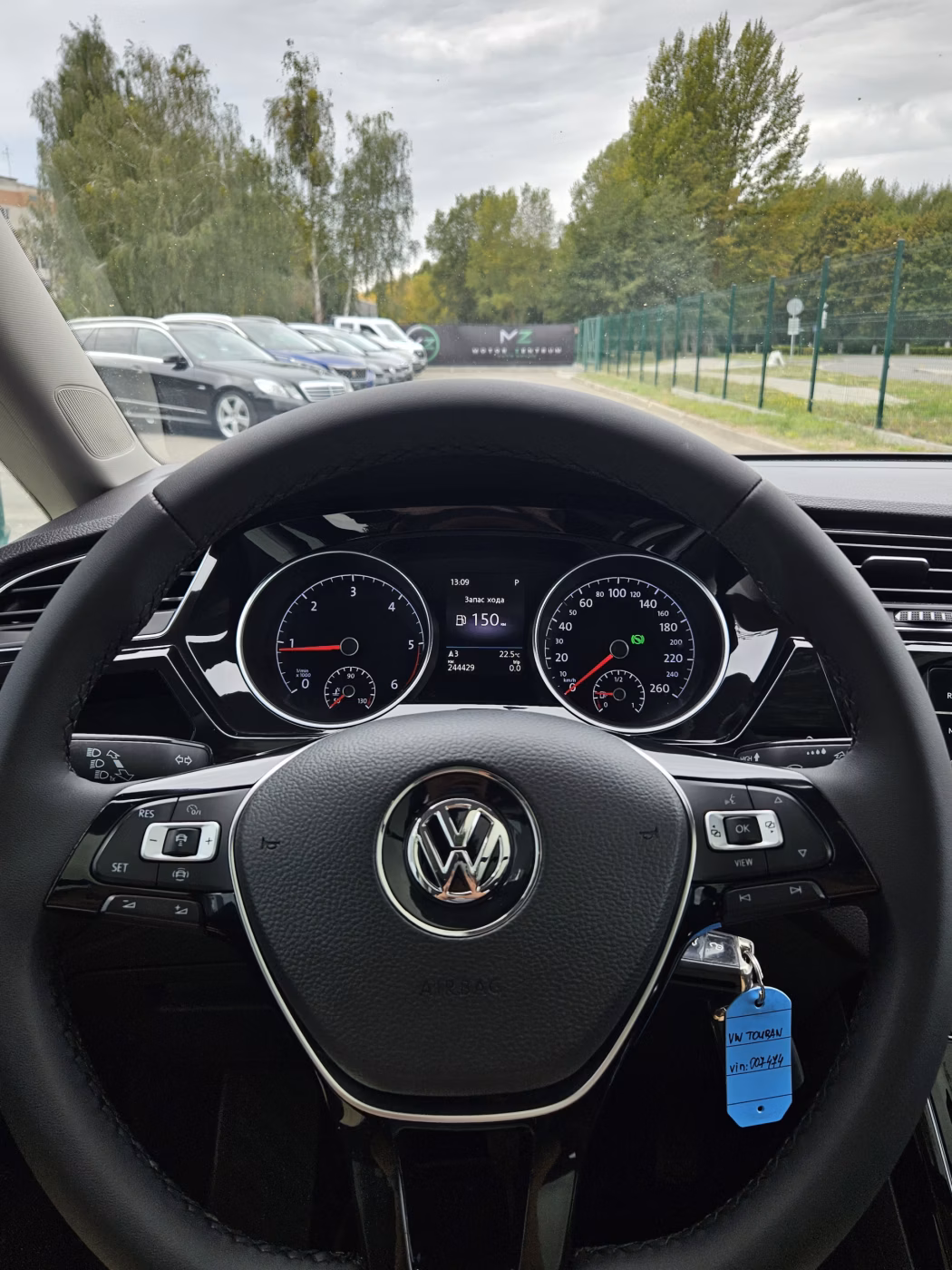 Volkswagen Touran фото 10