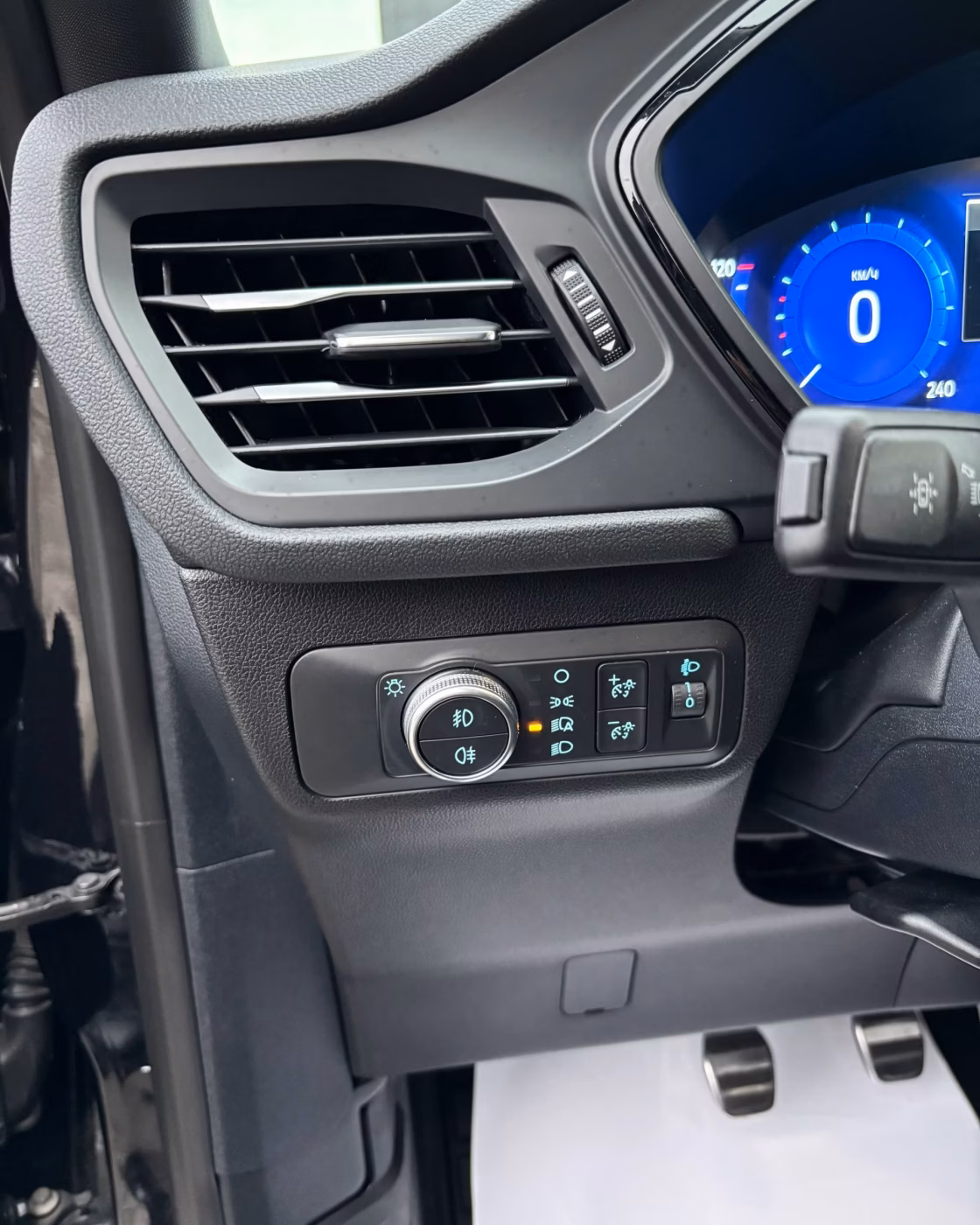 Ford Kuga фото 15